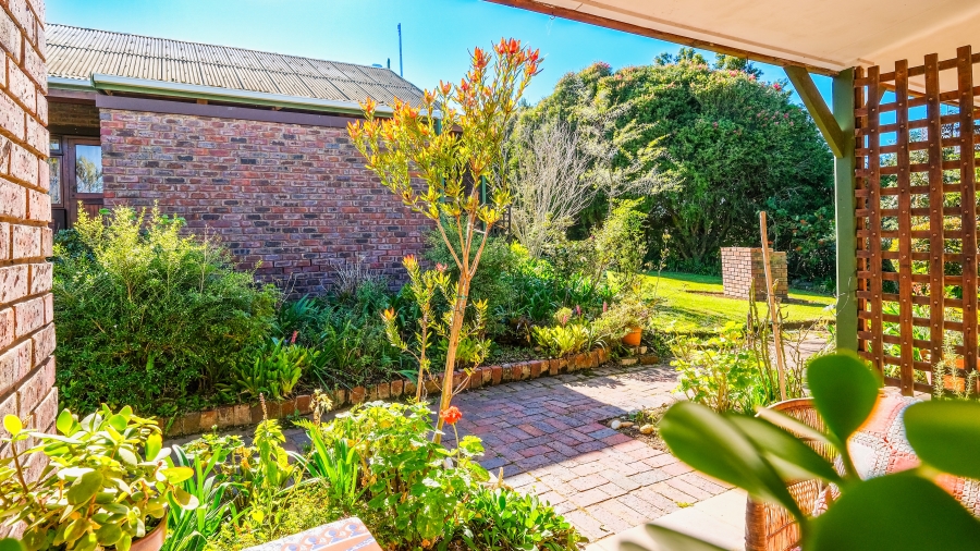 1 Bedroom Property for Sale in Hoekwil Western Cape